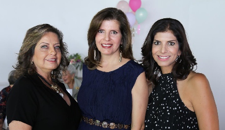  Marcela, Ana Lucía y Carla Díaz.