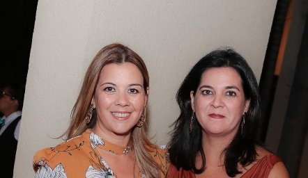  Las festejadas, Lety y Cynthia Sánchez Plascencia.