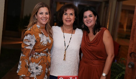 Lety, María Eugenia y Cynthia Sánchez.