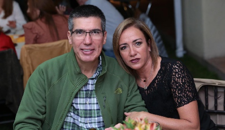  Mauricio Alcalde y Karina Ramos.