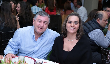  Rodrigo Villasana y Claudette Mahbub.
