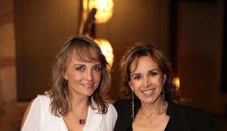  Claudia Barba y Diana de la Serna.