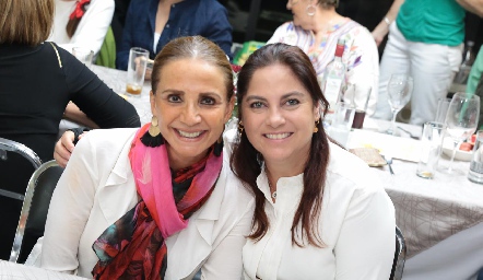  Beatriz Rangel y Alba Altamirano.