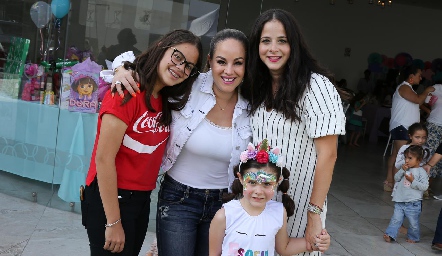  Montse Ortiz, Silvia Ramón, Adriana Ramón y Sofía Villaseñor.