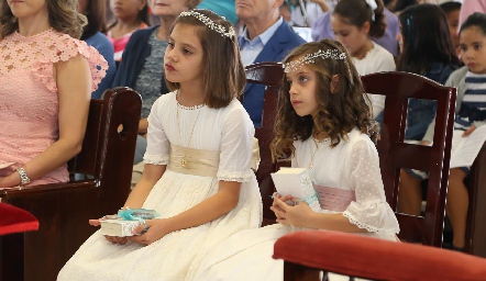 Primera Comunión de Pilar y Almudena.