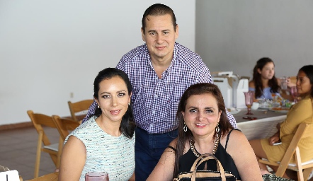  Denet Nava, Omar Aguilar y Alma Cecilia de Ávila.