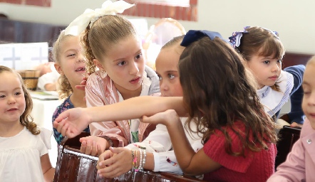 Primera Comunión de Pilar y Almudena.