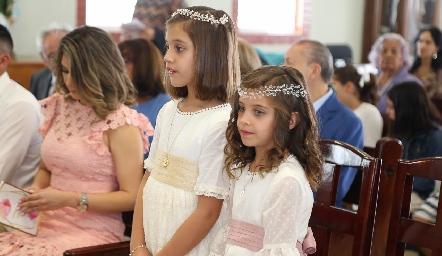 Primera Comunión de Pilar y Almudena.