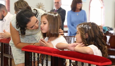Primera Comunión de Pilar y Almudena.