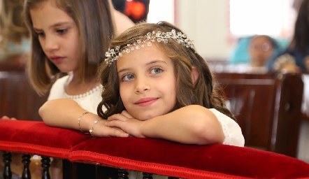 Primera Comunión de Pilar y Almudena.