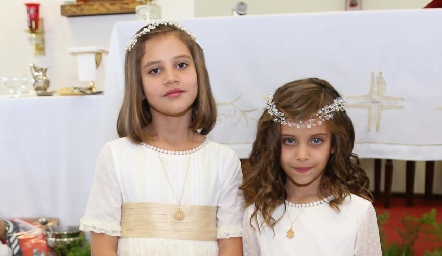 Primera Comunión de Pilar y Almudena.