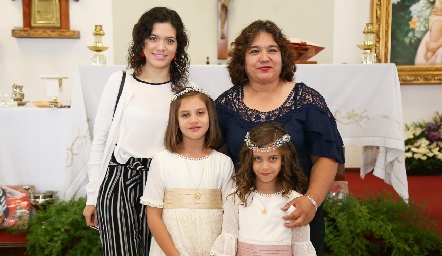 Primera Comunión de Pilar y Almudena.