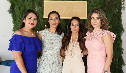  Saira Nava, Denet Nava, Diana Orozco y Esmeralda Nava.