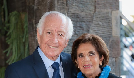 Marcelo de los Santos Fraga y Guillermina Anaya de De los Santos.