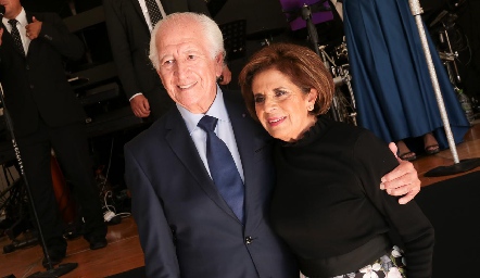  Marcelo de los Santos Fraga y Guillermina Anaya de De los Santos.