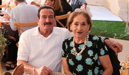  Roberto y María Alcalde.