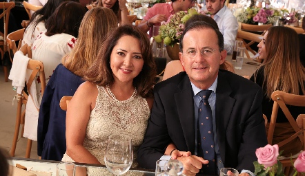  Gabriela López de Cárdenas y Fernando Cárdenas.