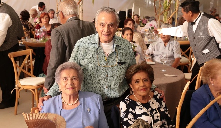  Roberto, Margarita e Isabel Anaya.