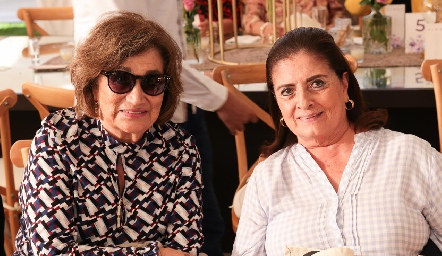  Luisa María y Chayo González.