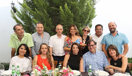  Víctor Guzmán y Norma Reyes, José Manuel Guerra y Sofía Martí, Tony Pizzuto y Pili Díaz de León, Fina Alcocer y Manuel Torre, Sandra Revilla y Tony Ascanio, Isabel Torre y Renato Valle.