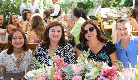  Elsa Izaguirre, Alejandra Saiz, Sara Gutiérrez y Lety Sánchez.