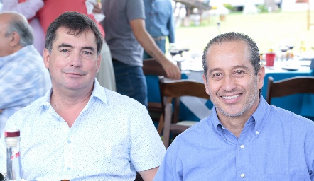 Carlos Viramontes y Salvador Esparza.