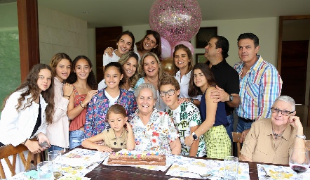  Cumpleaños de Marcela Borbolla de Benavente .