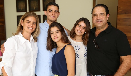  Familia Pizzuto Benavente.