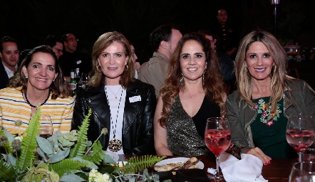  Mónica Alcalde, María Amelia Vargas de Martín Alba, Gabriela y Vero Payán.