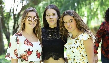  Montse Humara, Marijó Bringas y Renata Fernández.