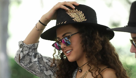  María Meade.