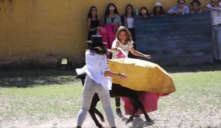 Ale Michel y Renata Fernández.