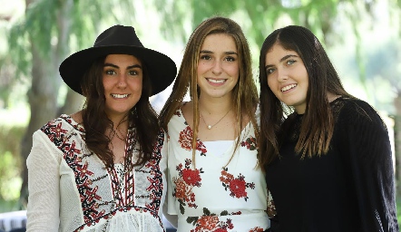  Vera Castillo, Montse Humara y Andrea Salazar.