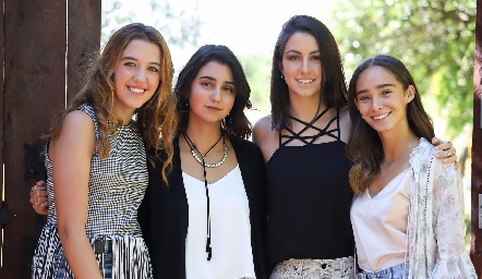 Moni Michel, Pau Oliva, Marina Nieto y María José Benavente.