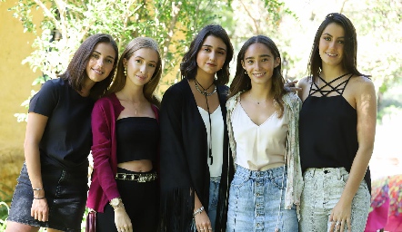  Vale Navarro, Miris Gómez, Pau Oliva, María José Benavente y Marina Nieto.
