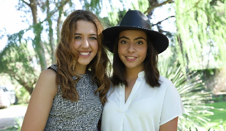 Moni Michel y Mariana Anaya.