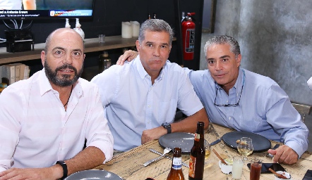Jeppo Mahbub, José Luis Leiva y Gerardo Serrano.
