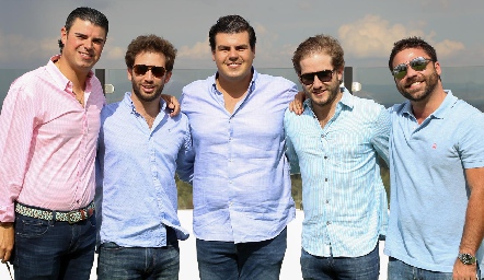  Santiago Labastida, Andrés Torres, Mauricio Labastida, Pablo Torres y Francisco Torres.
