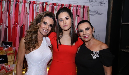 Daniela Díaz de León, Camila y Yoya Galarza.