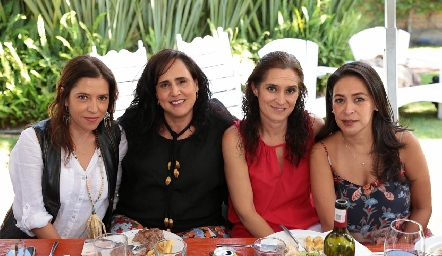  Daniela Calderón, Alejandra Treviño, Gris Reynoso y Laura Moncada.