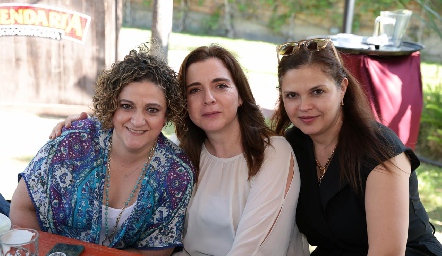  Martha Elena Mancilla, Cristina Peña y Cecilia Ponce.