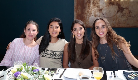  Karla Puente, Silvia Araiza, Lulú Álvarez y Ángeles Mahbub.