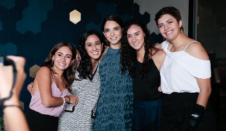  Lucía Díaz, María José Abud, Sofía Álvarez, Vero Adrián y Mimí Siller.