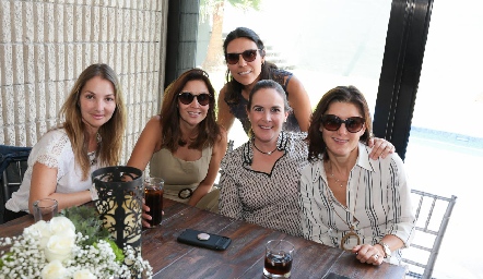  Ale López, Ana Luisa Díaz de León, Isabel Elizondo, Ariadni Stabros y Paulina Vivanco.