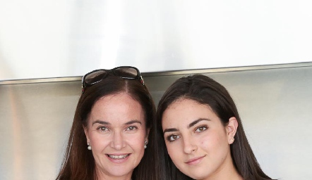  Ana Martha Hernández con su hija Ana Martha Ocaña.