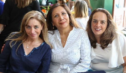  Lourdes del Villar, Martha Vinaja y Alejandra Dávalos.