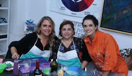  Ana Clara Bárcena, Yara Saldaña y Maricel Gutiérrez.