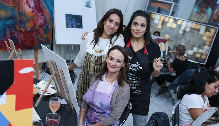 Vanessa Galarza, Gaby Martínez y Lorena.