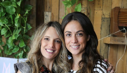  Priscila González y Gaby Benavente.