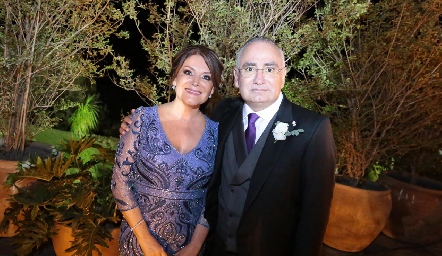  Los papás de la novia, Beatriz Rojas de Zepeda y Roberto Zepeda.